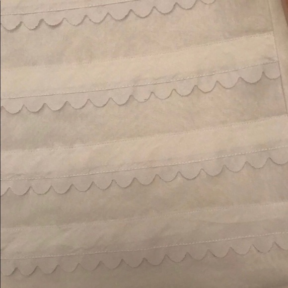 ⚡️SOLD⚡️ White scalloped design dress. - Picture 3 of 3